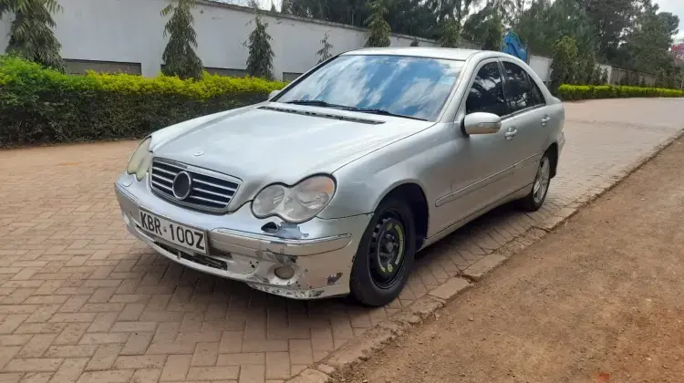 Mercedes-Benz C 200