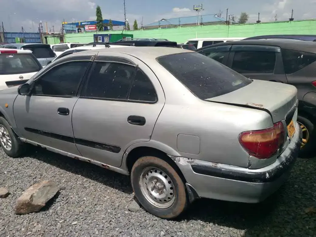 Nissan Sunny