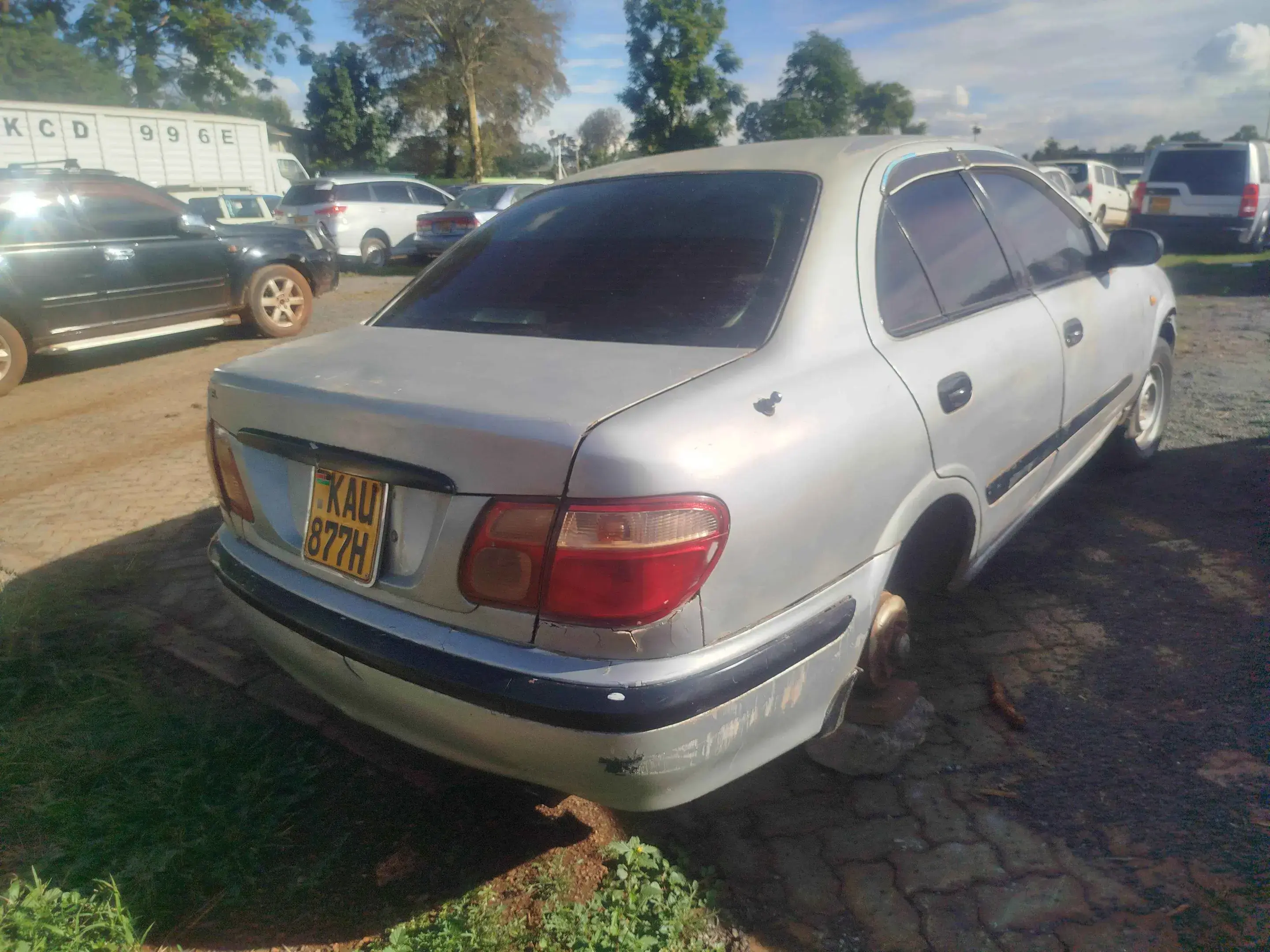 Nissan Sunny
