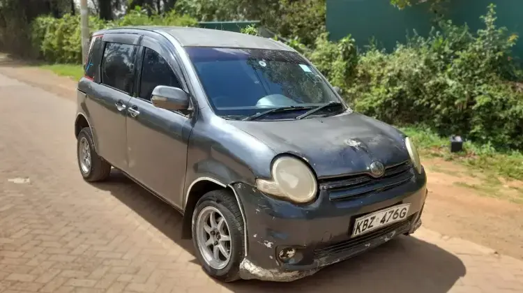 Toyota Sienta