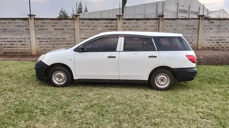 Nissan Advan