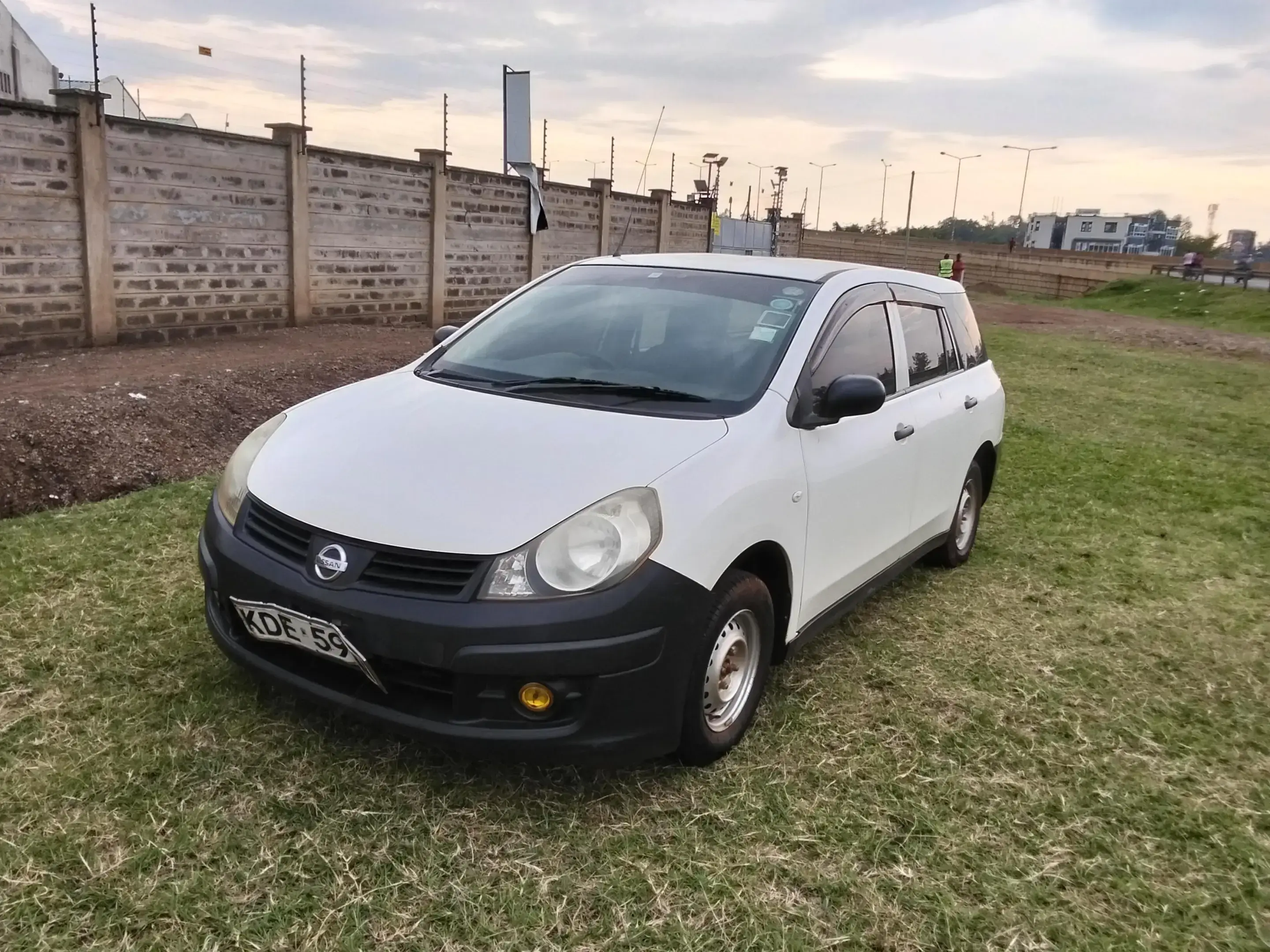 Nissan Advan