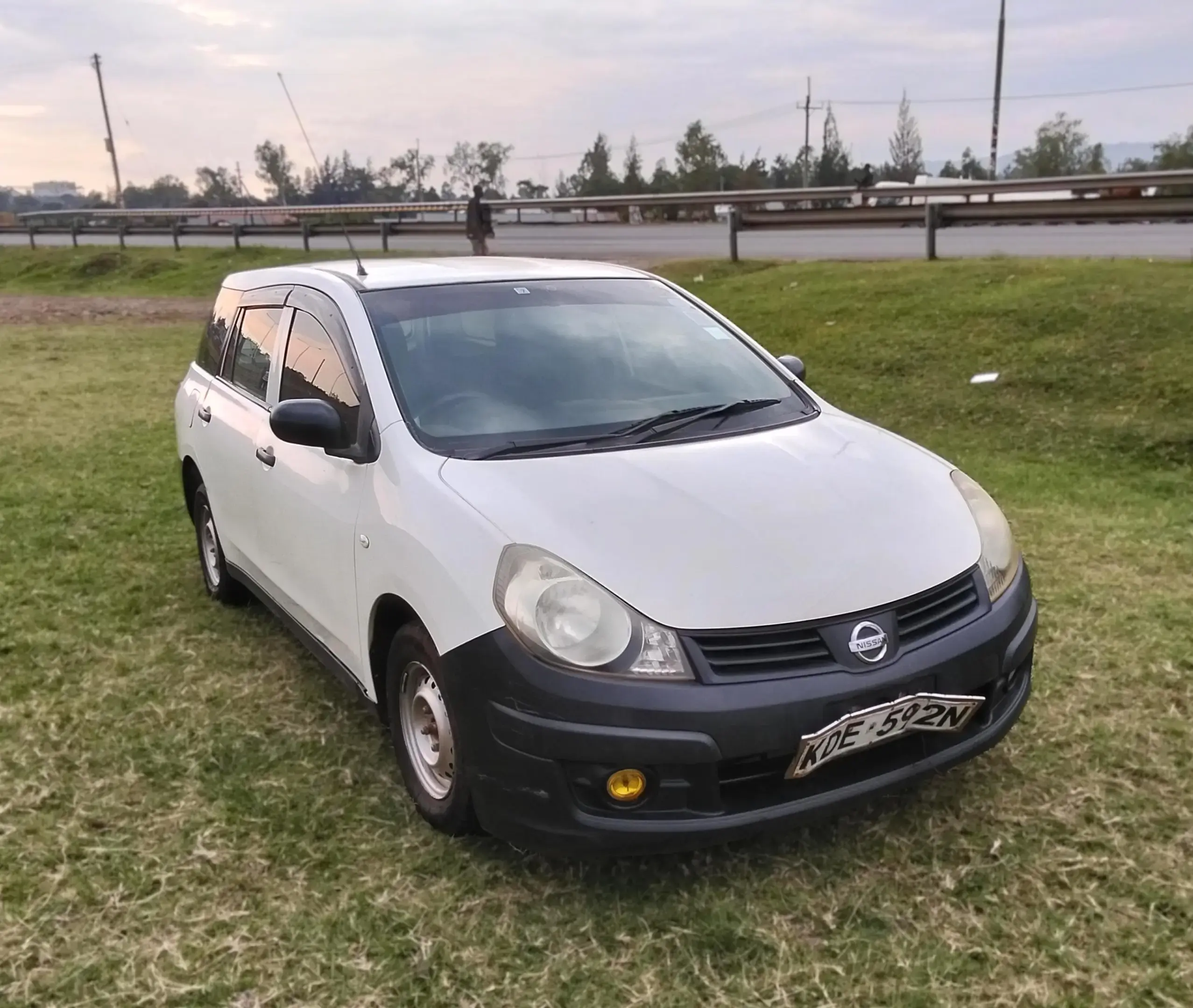 Nissan Advan