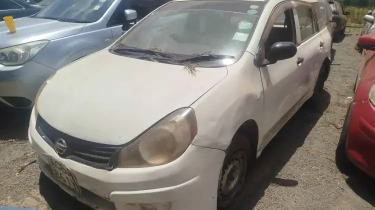 Nissan Advan