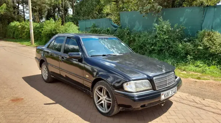 Mercedes-Benz C 200