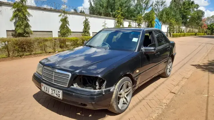 Mercedes-Benz C 200