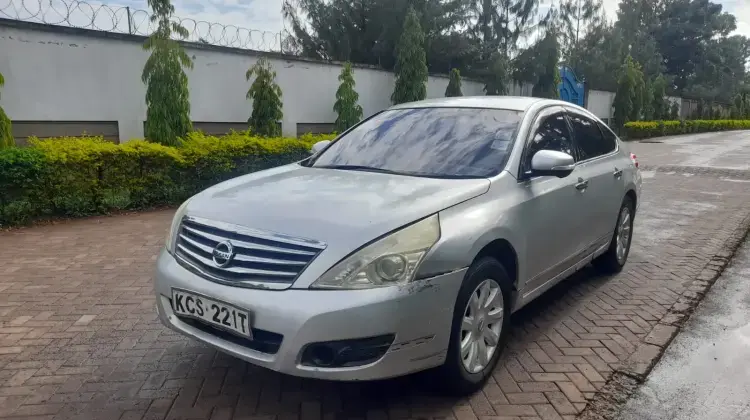 Nissan Teana