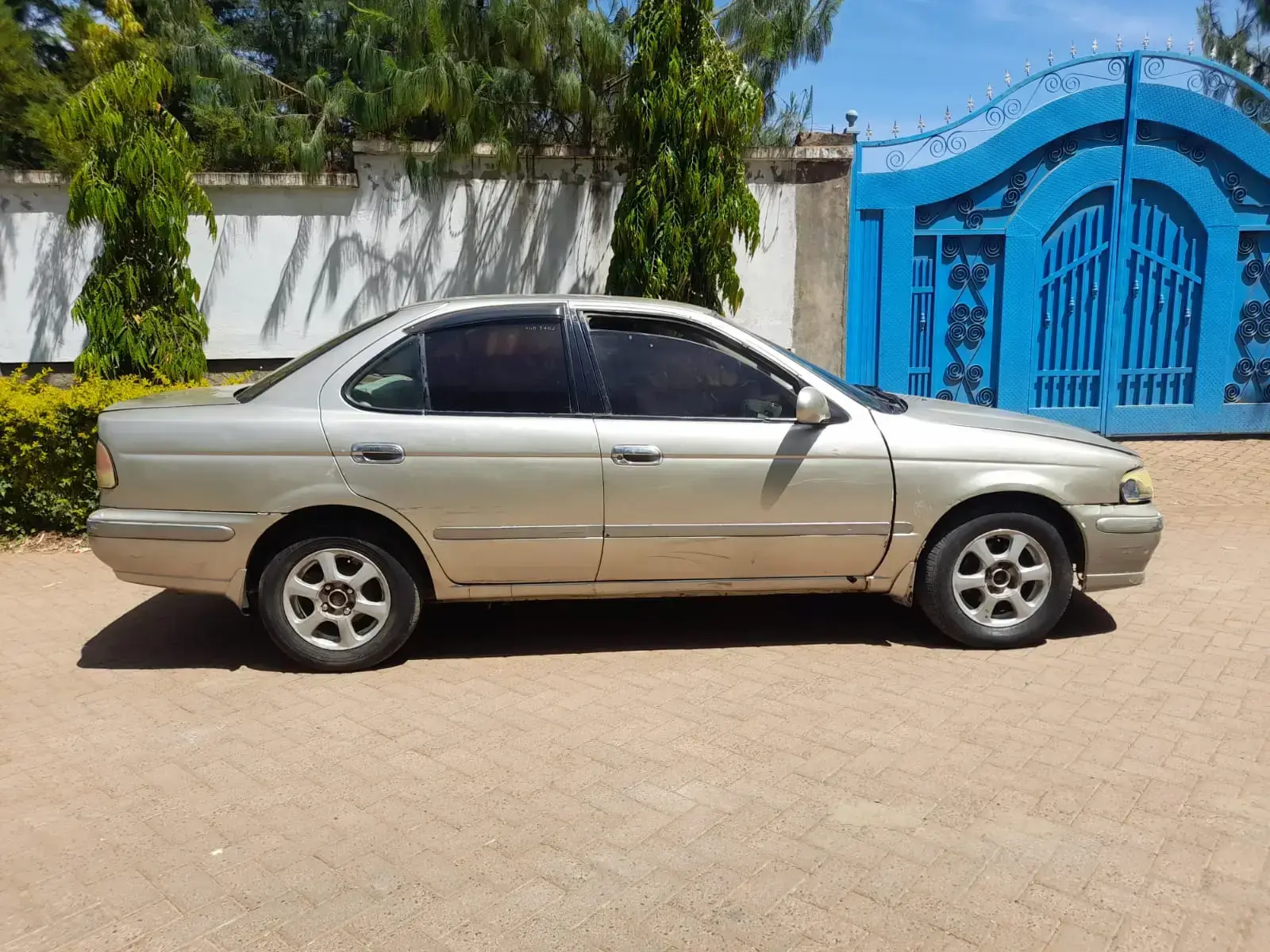 Nissan Sunny
