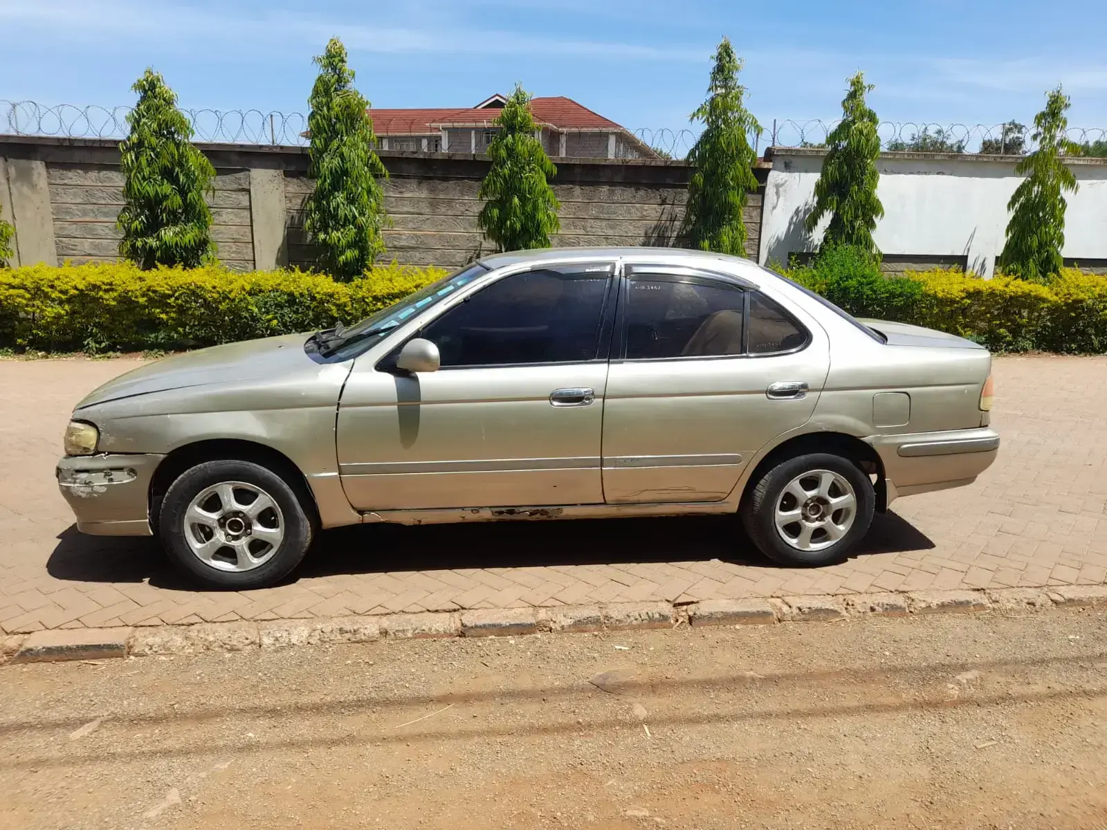 Nissan Sunny