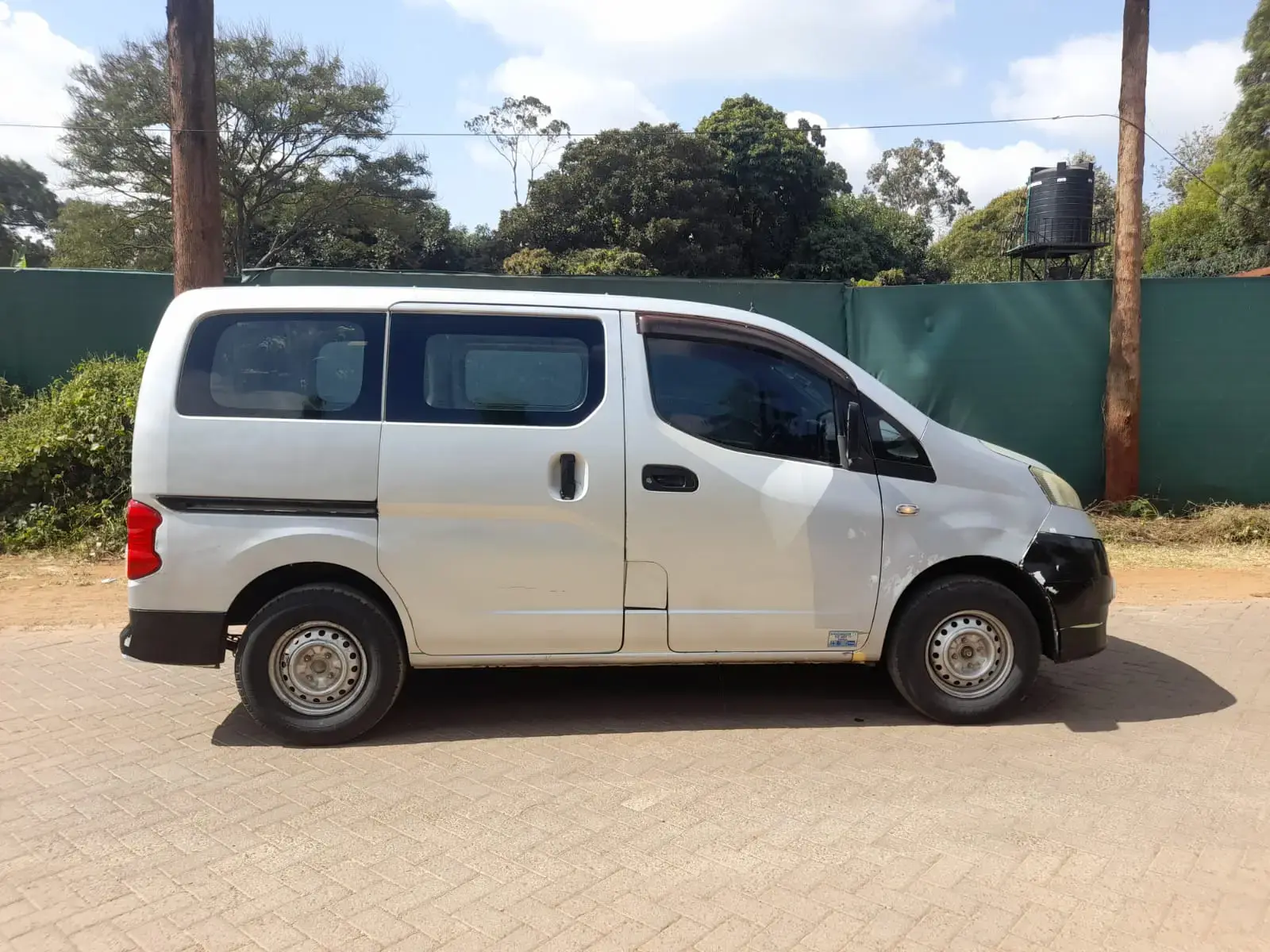 Nissan NV200