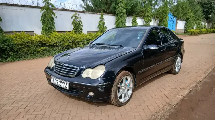 Mercedes-Benz C 200