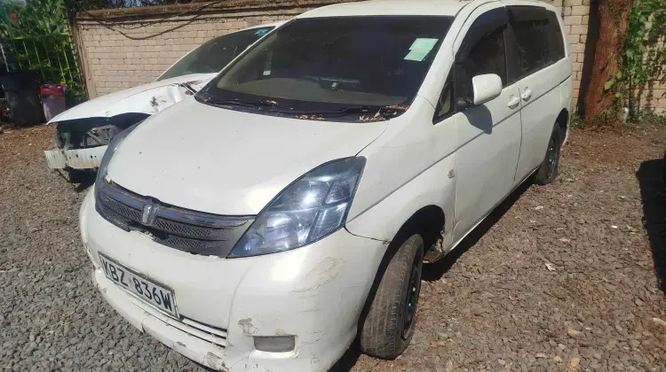 Toyota Isis