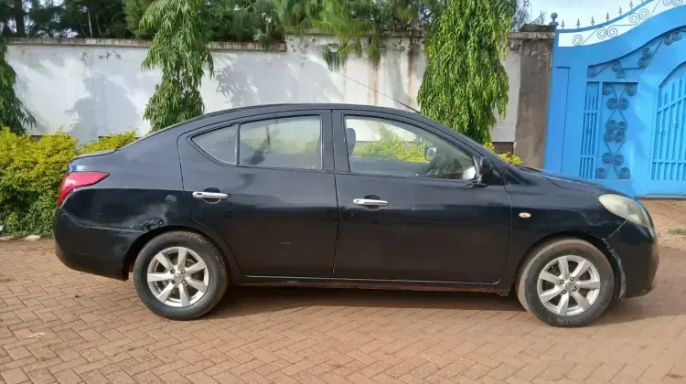 Nissan Almera