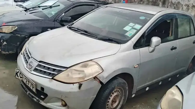 Nissan Tiida