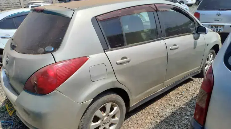 Nissan Tiida