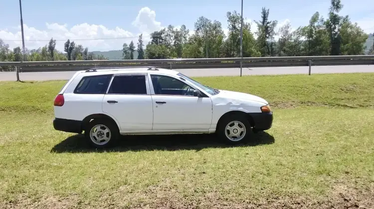 Nissan Advan