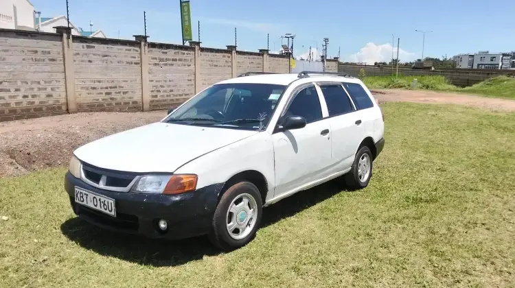 Nissan Advan