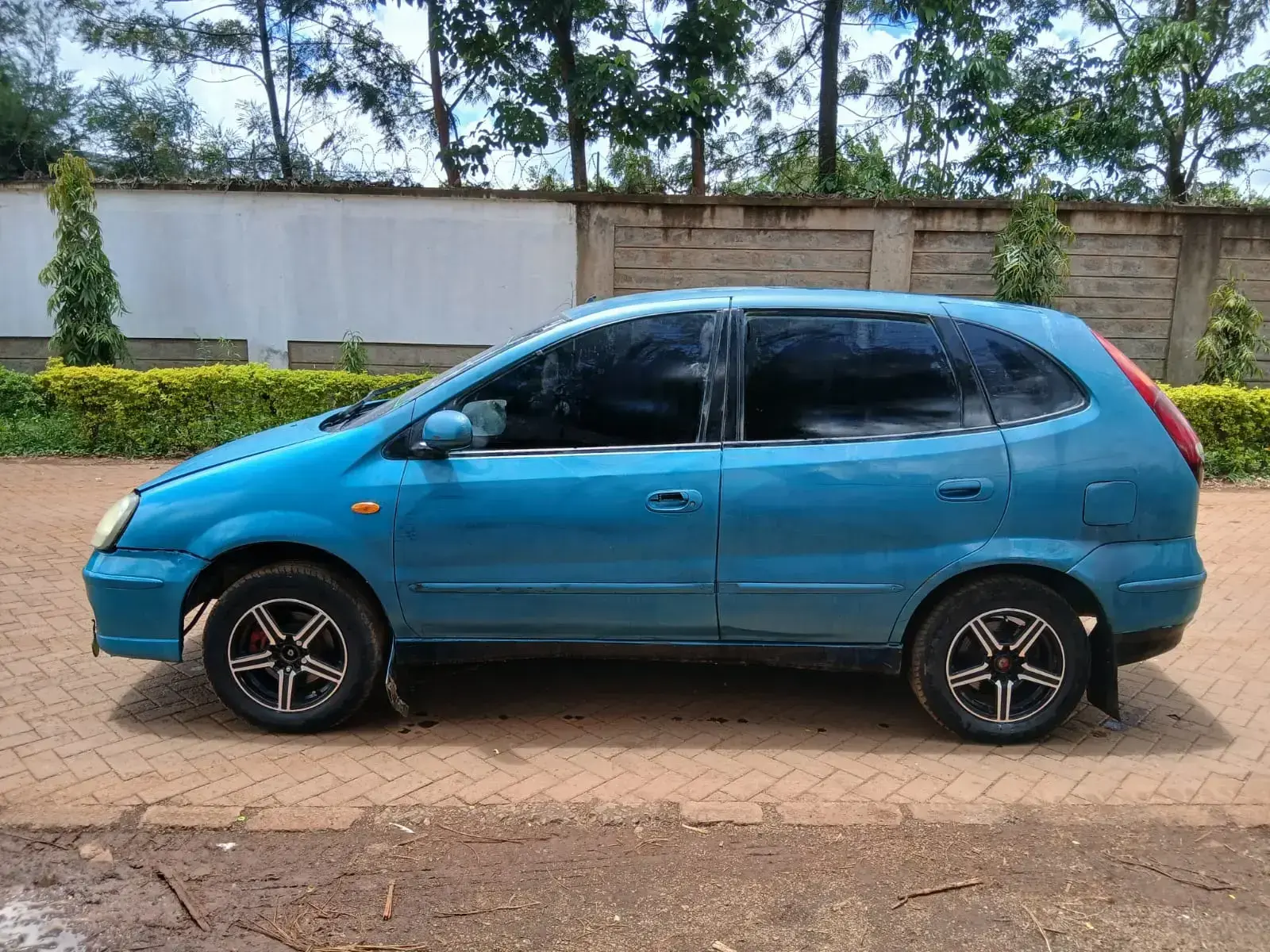 Nissan Almera