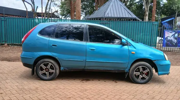 Nissan Almera