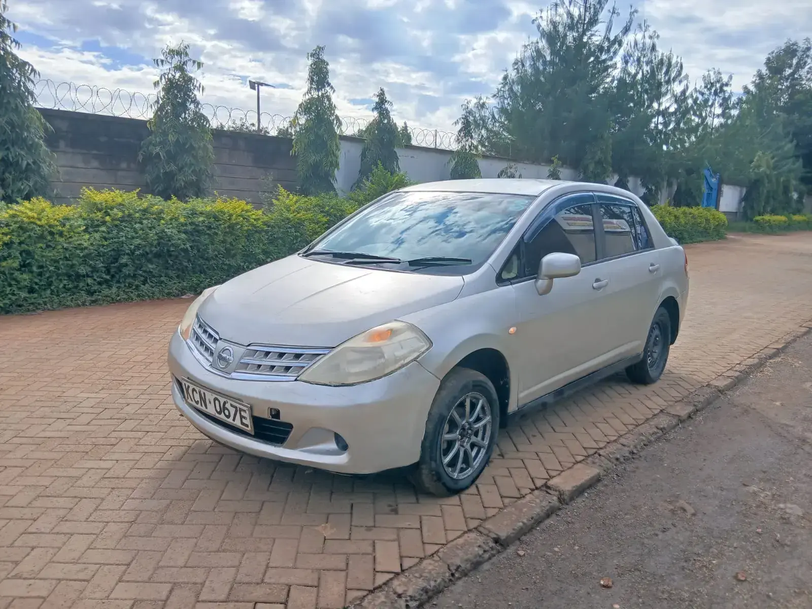 Nissan Tiida