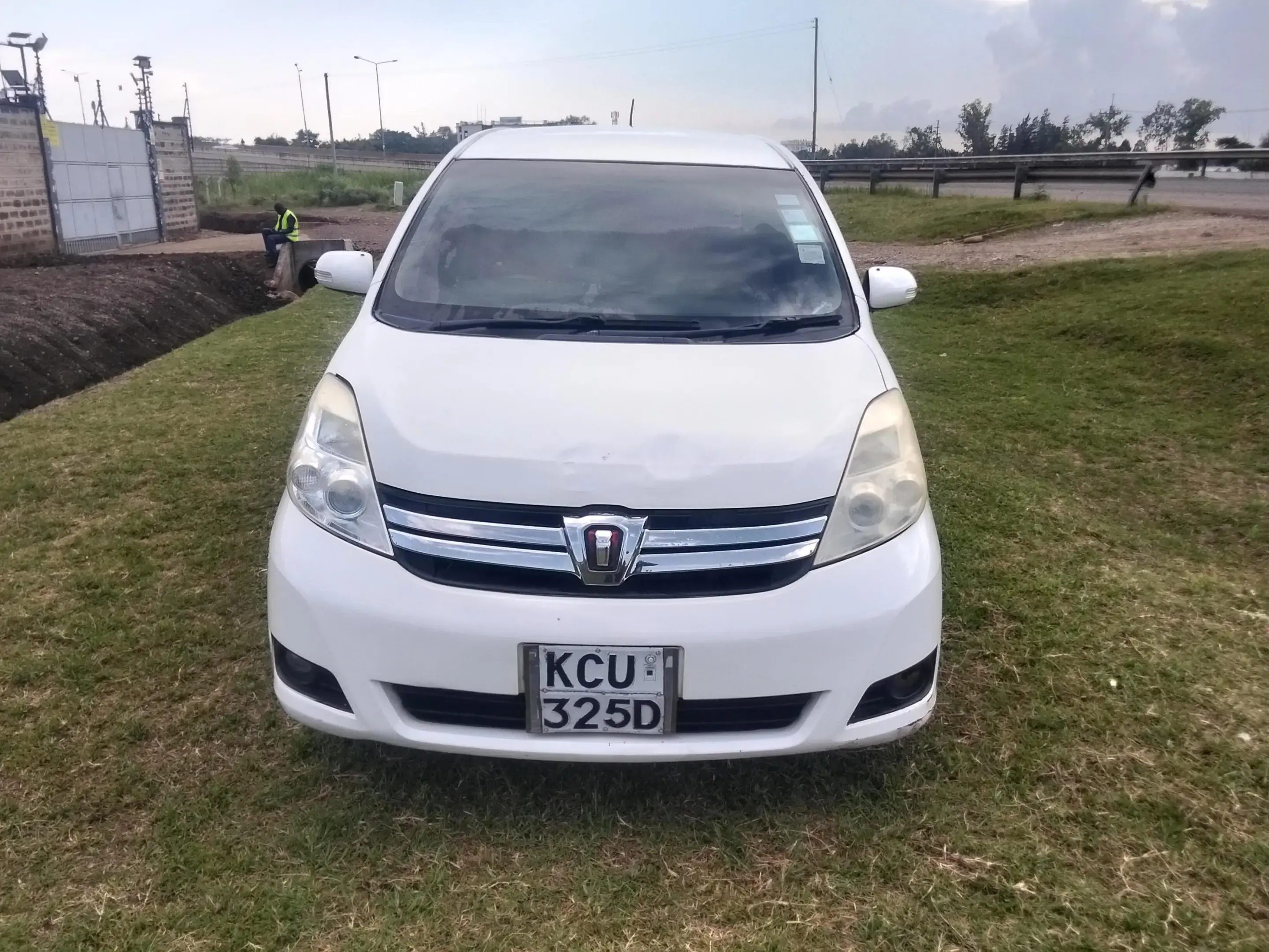 Toyota Isis