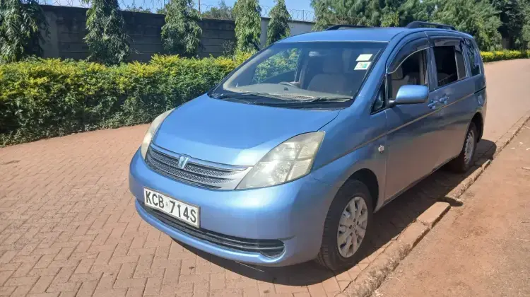 Toyota Isis