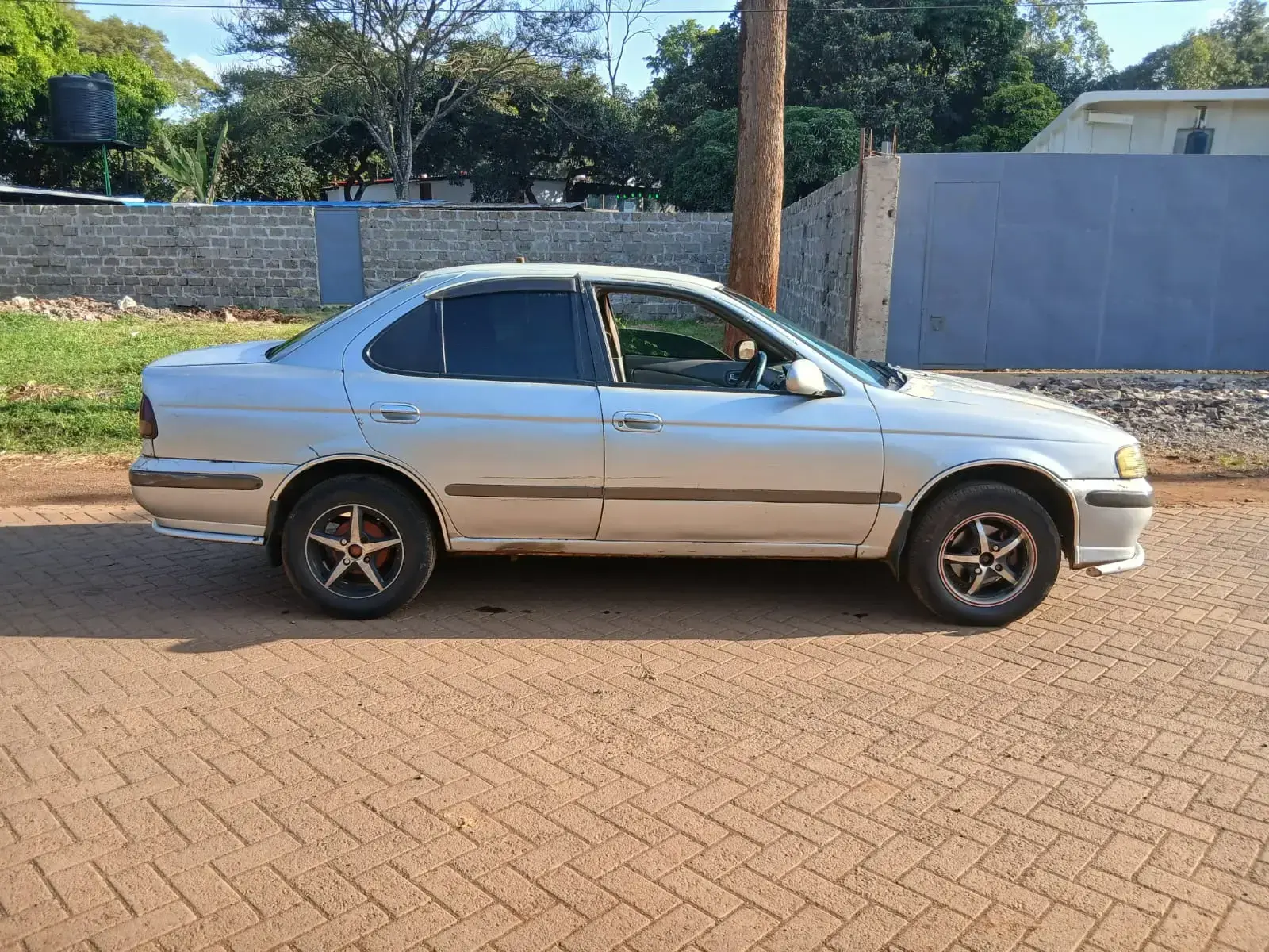 Nissan Sunny