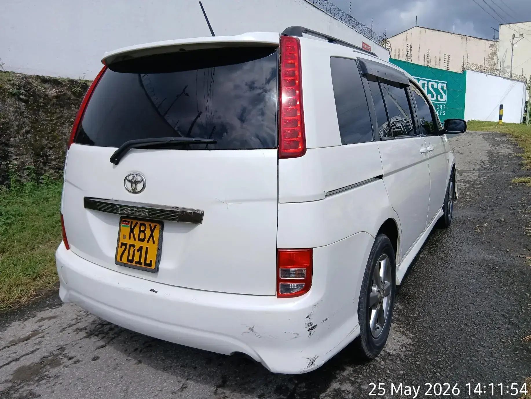 Toyota Isis