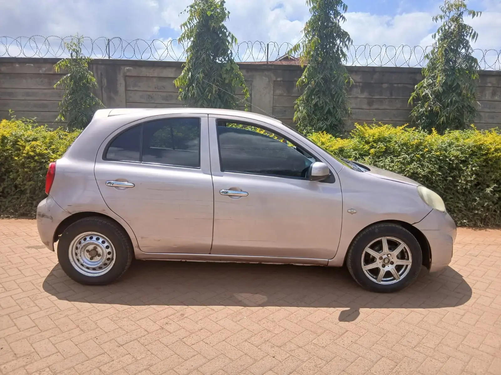 Nissan March