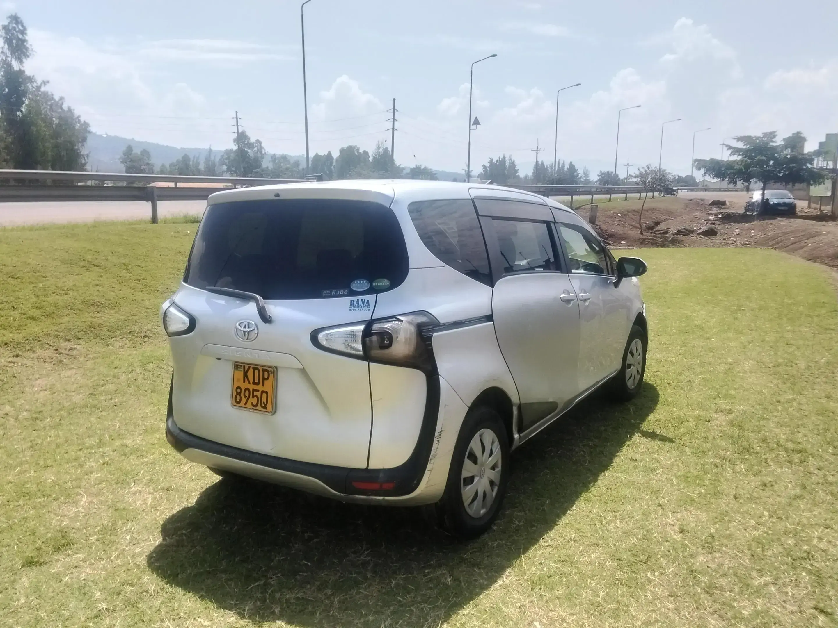 Toyota Sienta