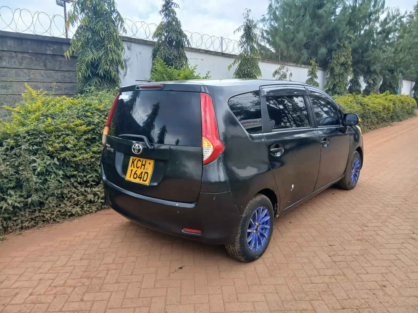 Toyota Passo Sette