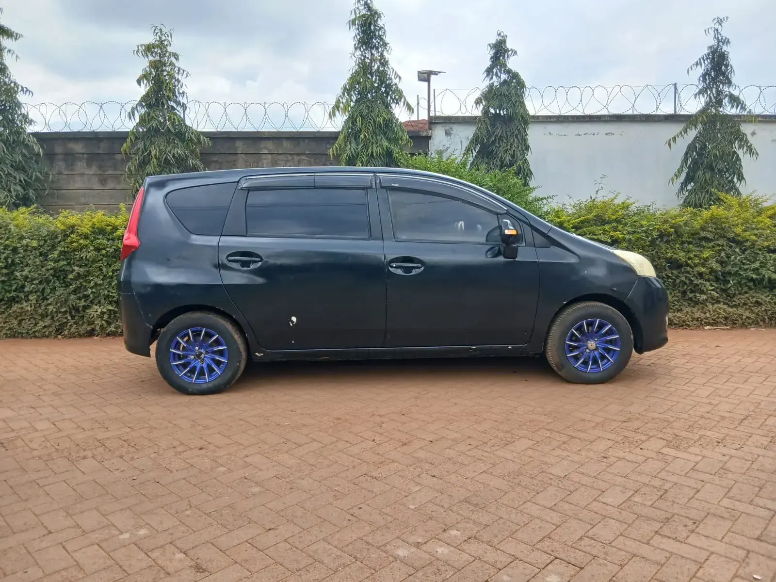 Toyota Passo Sette