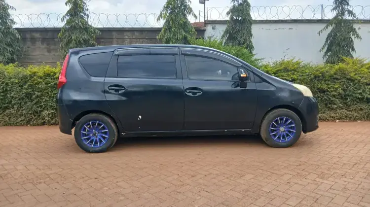 Toyota Passo Sette