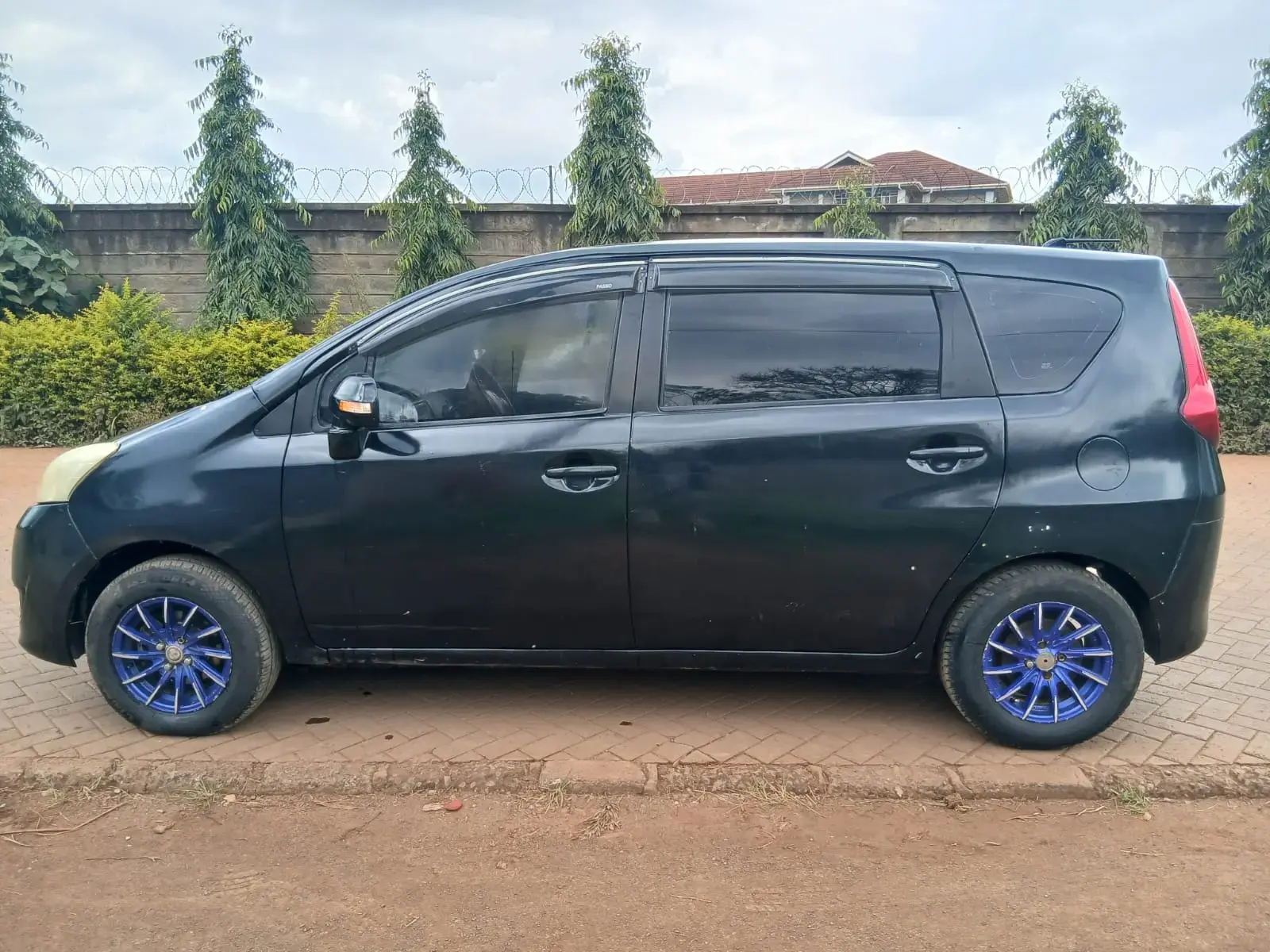 Toyota Passo Sette