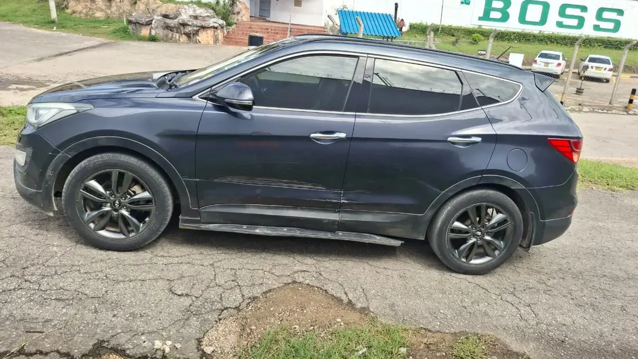 Hyundai SANTA FE