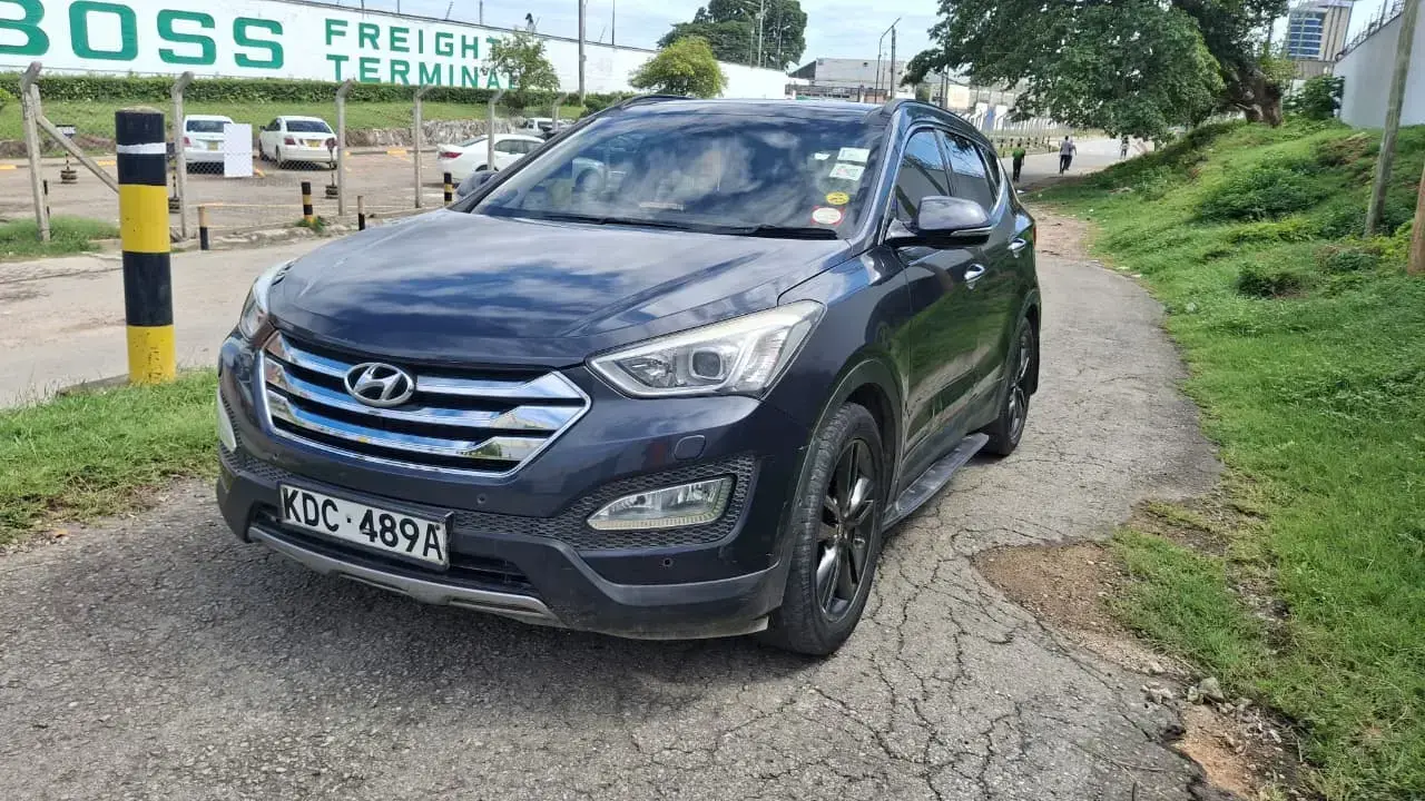 Hyundai SANTA FE