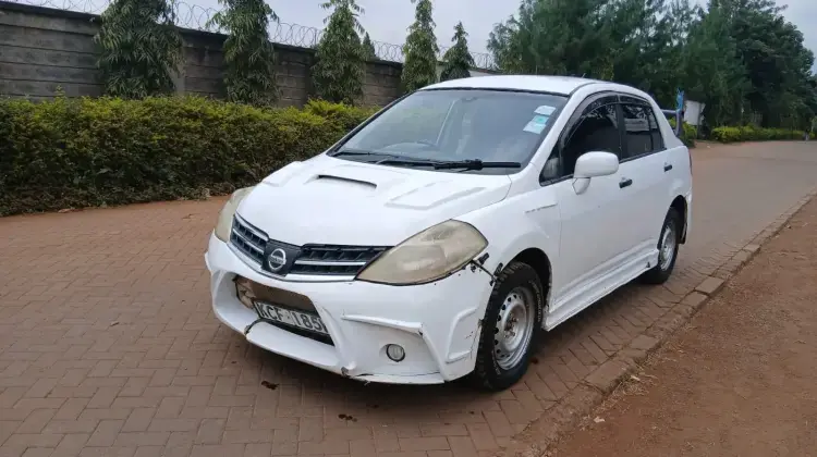 Nissan Tiida