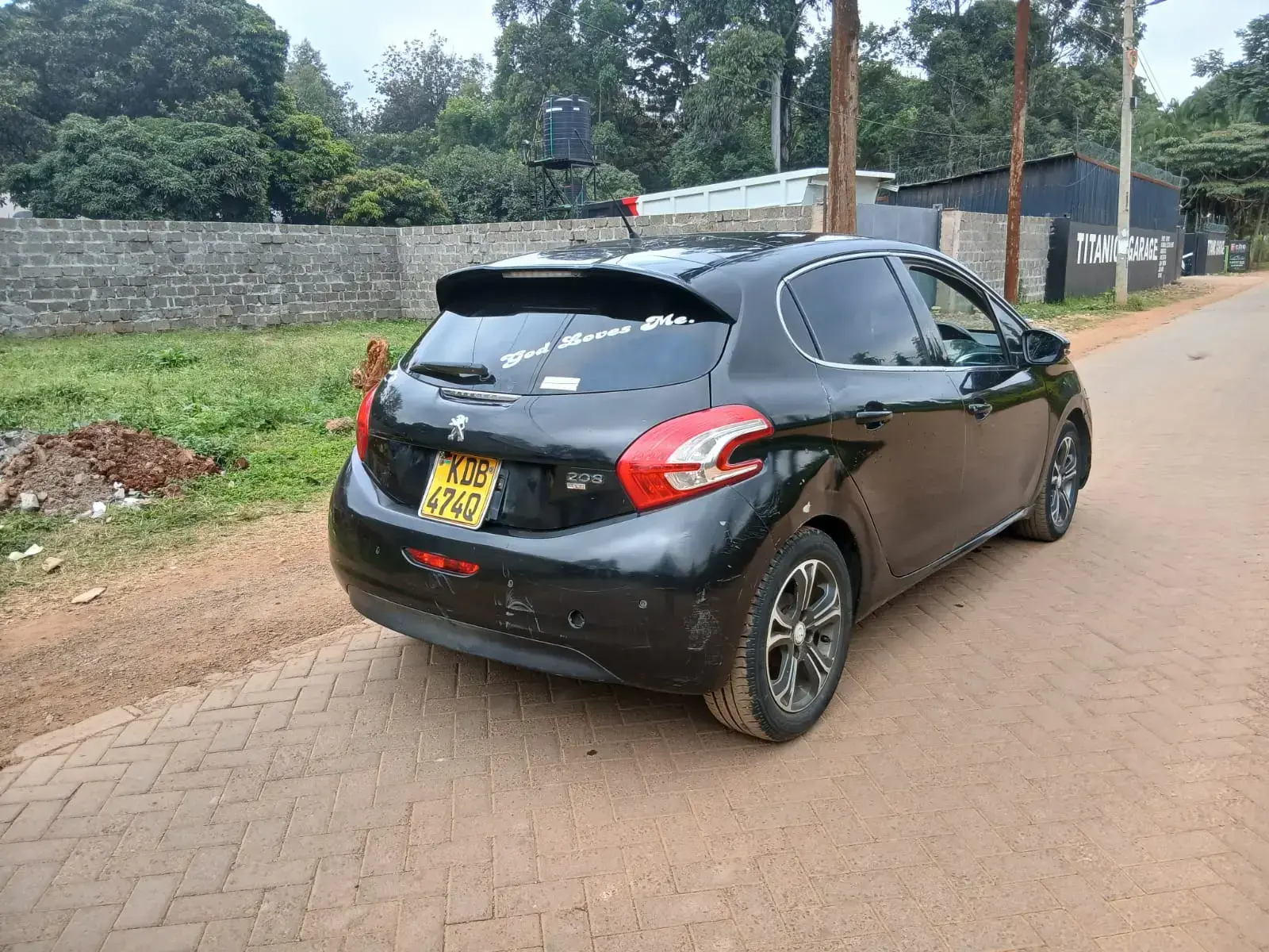 Peugeot 208
