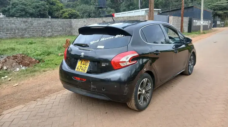 Peugeot 208