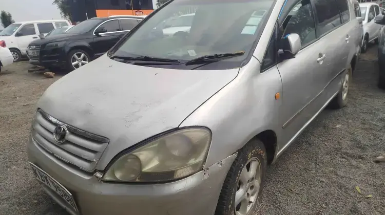 Toyota Ipsum