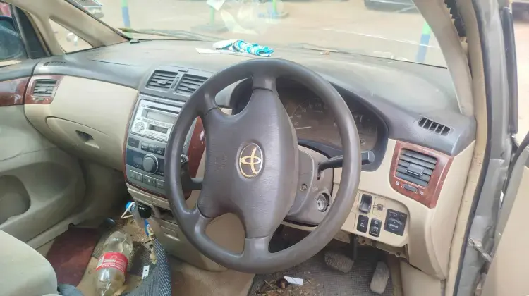 Toyota Ipsum