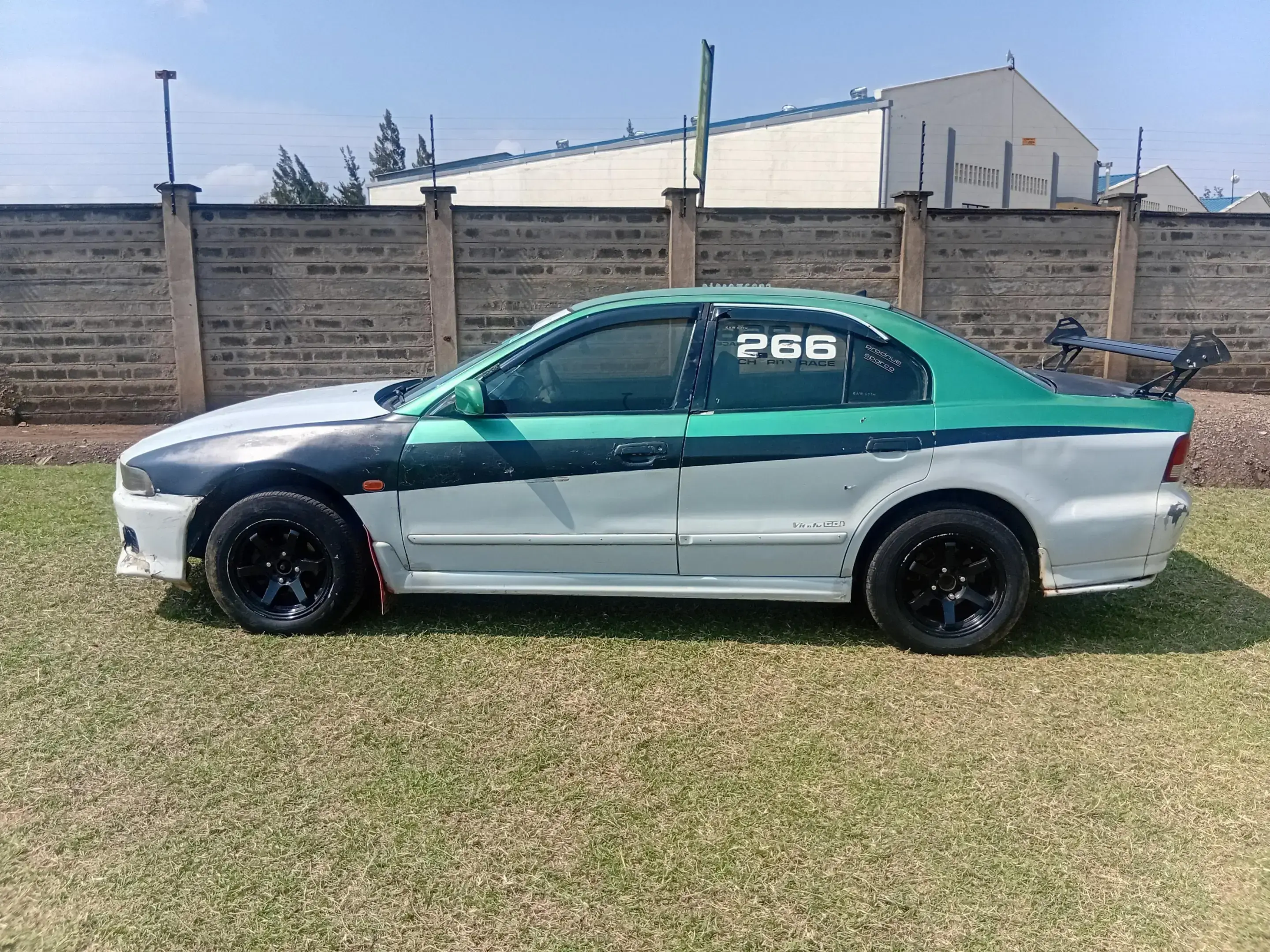 Mitsubishi Galant