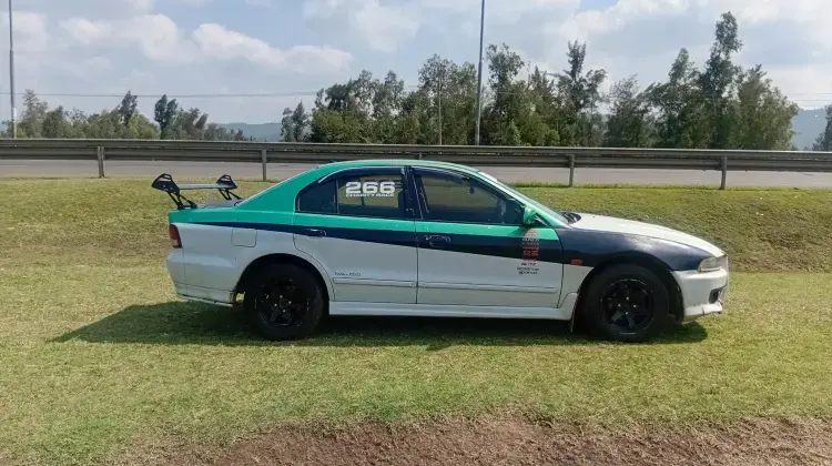Mitsubishi Galant
