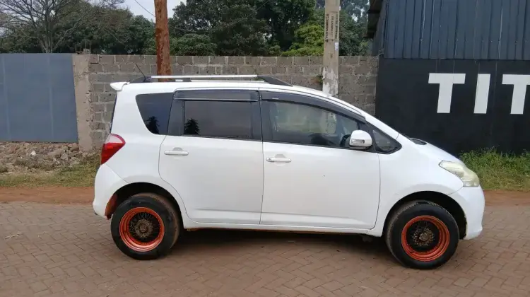 Toyota Ractis