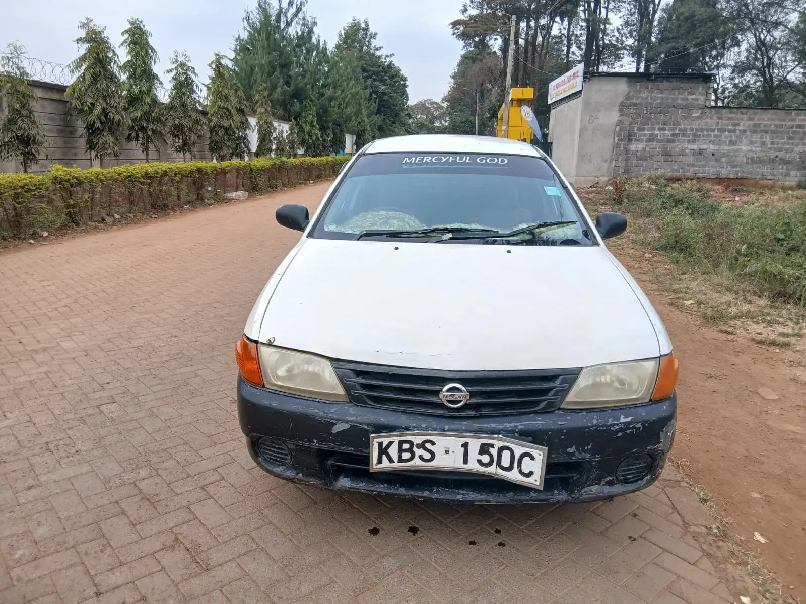 Nissan Advan