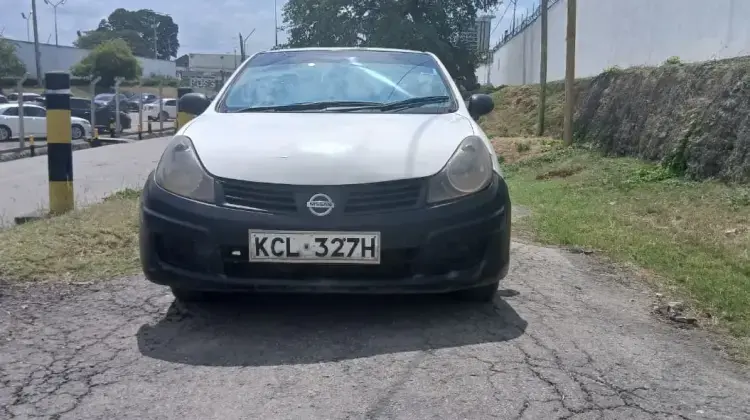 Nissan Advan