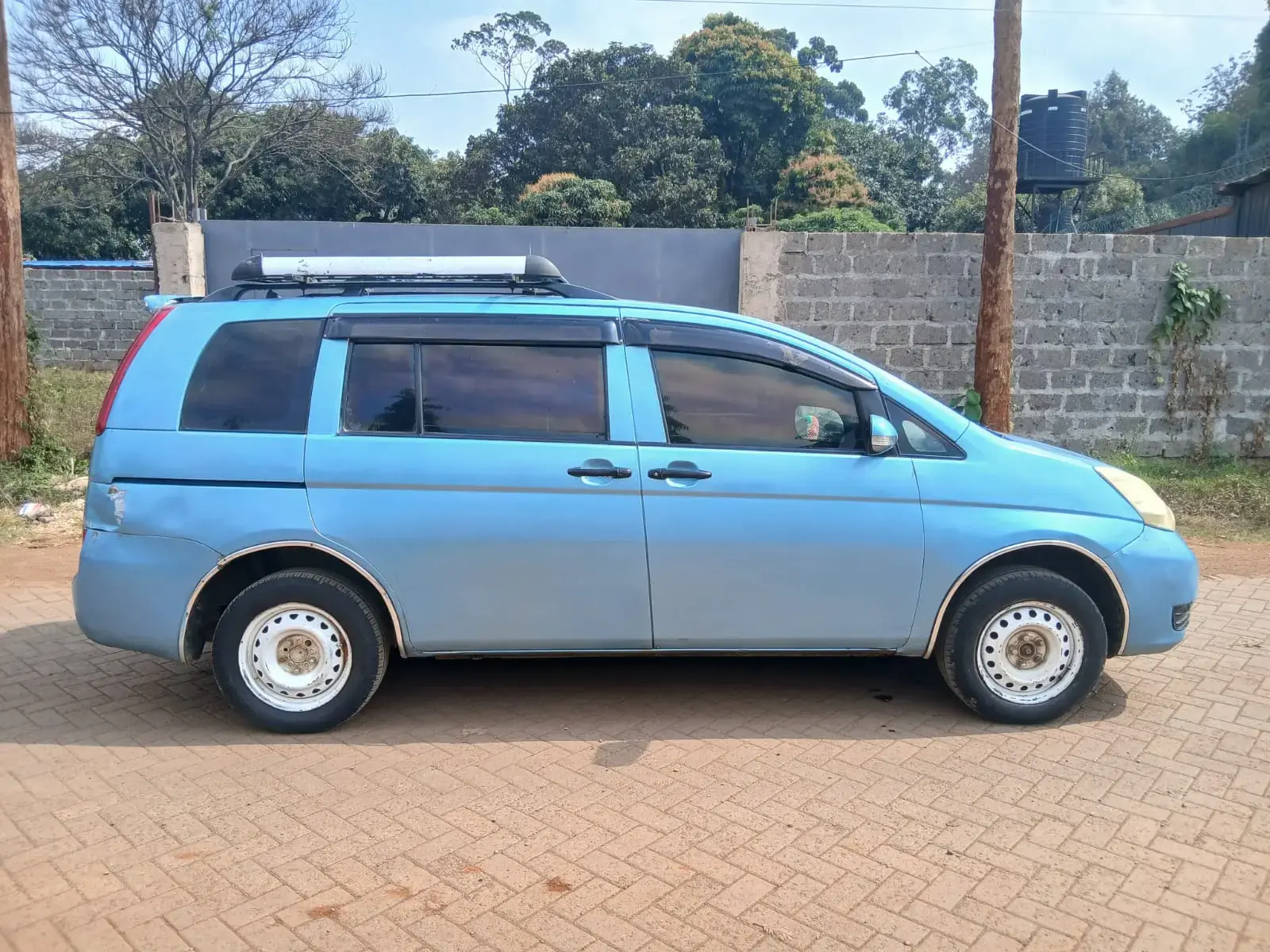 Toyota Isis