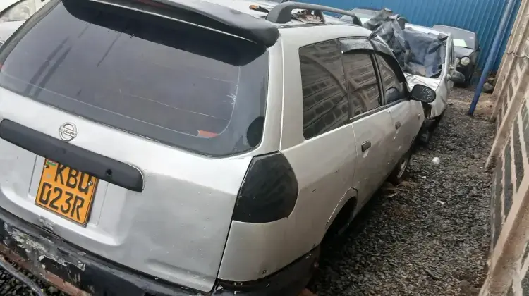 Nissan Advan