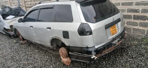 Nissan Advan