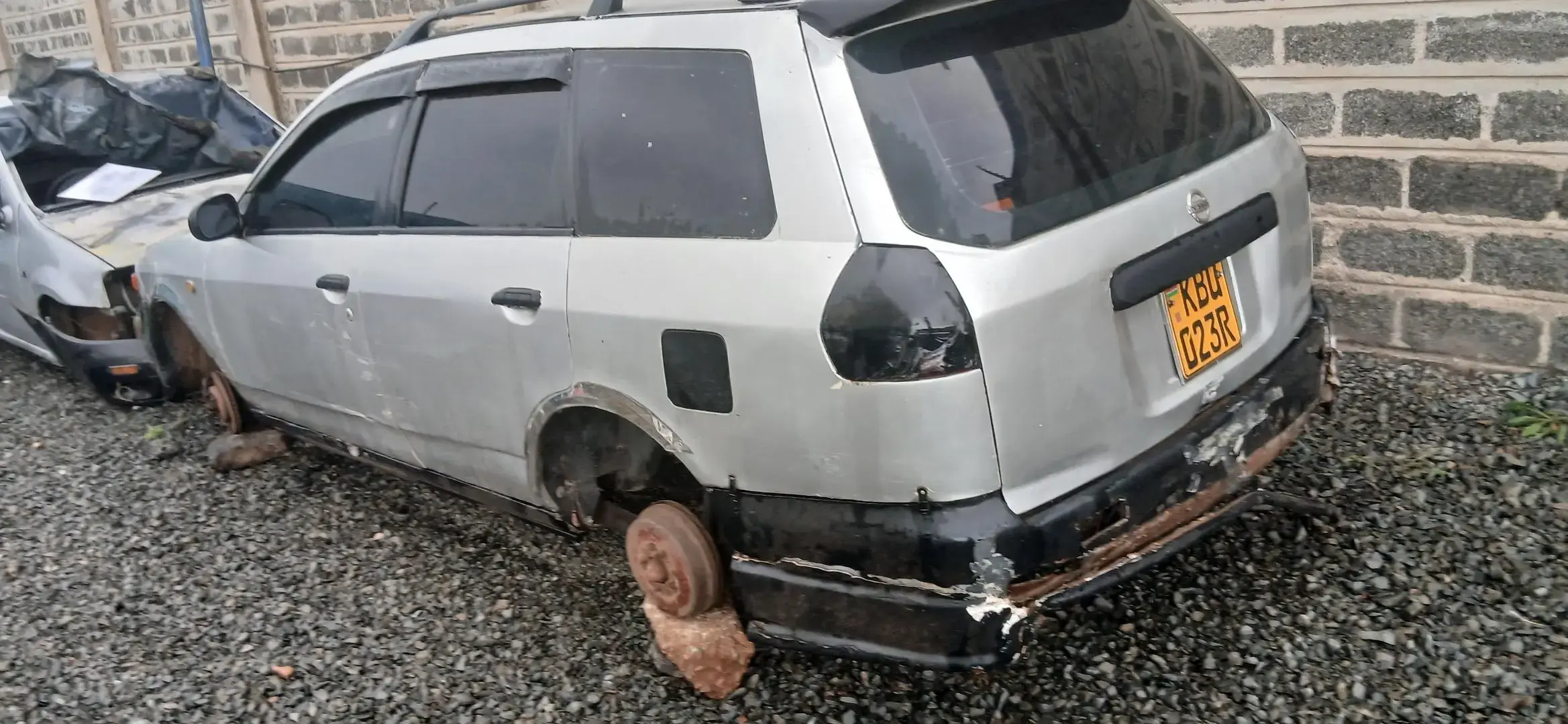 Nissan Advan